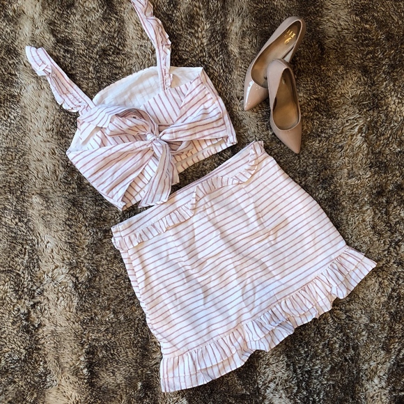 NWOT two (2) piece set striped white red top skirt - Picture 2 of 6